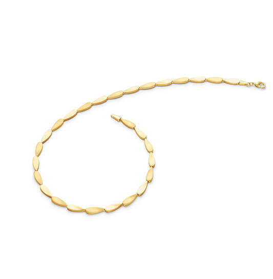 Wat deze goudkleurige ketting uniek maakt, is dat er mat en glanzende druppelvormige schakels aan elkaar verbonden zijn.