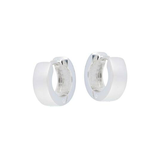 Zilveren oorringen met scharnier vierkant model 4x12mm. met een matte en glanzende kant.