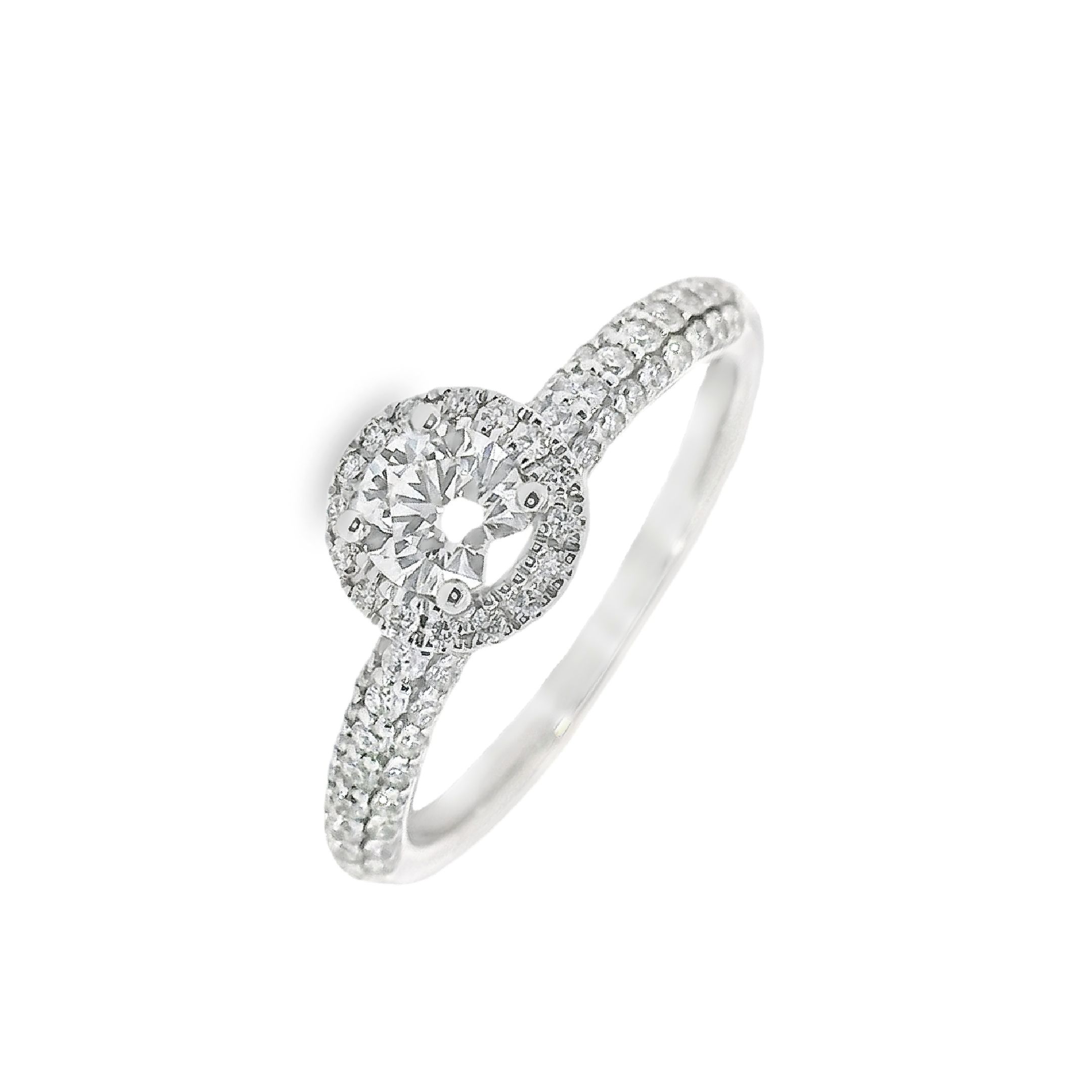 Deze exclusieve ring van Louis Bros is vervaardigd uit 14 karaat witgoud (2.88 gr.) en is gezet met 51 briljant geslepen diamanten met een totaalgewicht van 0.75 ct. De ring heeft een diameter van 7.5 mm, minimale breedte van 2.6 mm. en een hoogte van 6.5 mm. In een solitair sieraad wordt één enkele diamant gezet, die daardoor in het middelpunt van de belangstelling staat. De solitairs zijn klassiek en heel elegant. Ze passen bij elke outfit en zijn tijdloos.

Verkrijgbaar vanaf 0.25crt .
Leverbare goudkleuren: 14/18kts geelgoud, 14/18kts witgoud, 14/18kts roségoud en alle bicolor combinaties.
