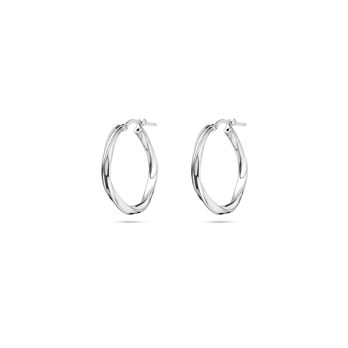 Gerhodineerd 925 zilveren klapoorringen met een dikte van 2.5mm.