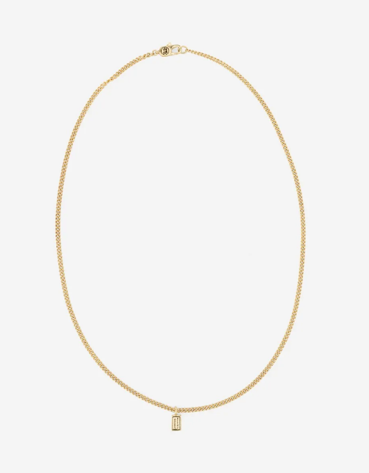 De Essential XS Ketting, met zijn iconische schakels, belichaamt puur vakmanschap en veelzijdigheid. Deze ketting is zowel een statement op zich als de perfecte drager voor je Buddha to Buddha hangers. De Essential XS ketting is iets dunner dan de Essential Necklace. Ontworpen in Amsterdam en handgemaakt in Zuid-Oost Azië van gerecycled zilver met een premium goudlaag van 3.0 micron. De laag goud is gemiddeld 5 maal dikker dan reguliere gold plated items en gemaakt van 18-karaat goud. Welke gebeurtenis vier jij met deze zilveren ketting?