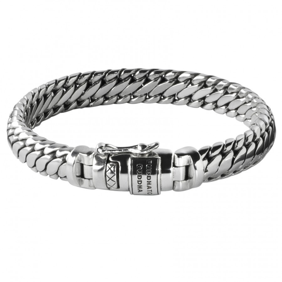 J070 G Ben Armband
De Ben schakel is een klassieke familie bestaande uit zilveren ringen en armbanden en wordt met recht een echte Buddha to Buddha icoon genoemd. De sterling zilveren Ben XS armband is de smalste variant van de iconische Ben schakelarmband. Handgemaakt en tijdloos zoals alle Buddha to Buddha sieraden. De zilveren armband laat zich perfect combineren met andere Buddha to Buddha sieraden en geeft jouw outfit een stoere twist.

Eigenschappen
Maat	G
Collectie	Ben
Lengte cm	23
Slot	Bakslot met 8 sluiting
Materiaal	Zilver
Breedte mm	8.1
Geslacht	Unisex