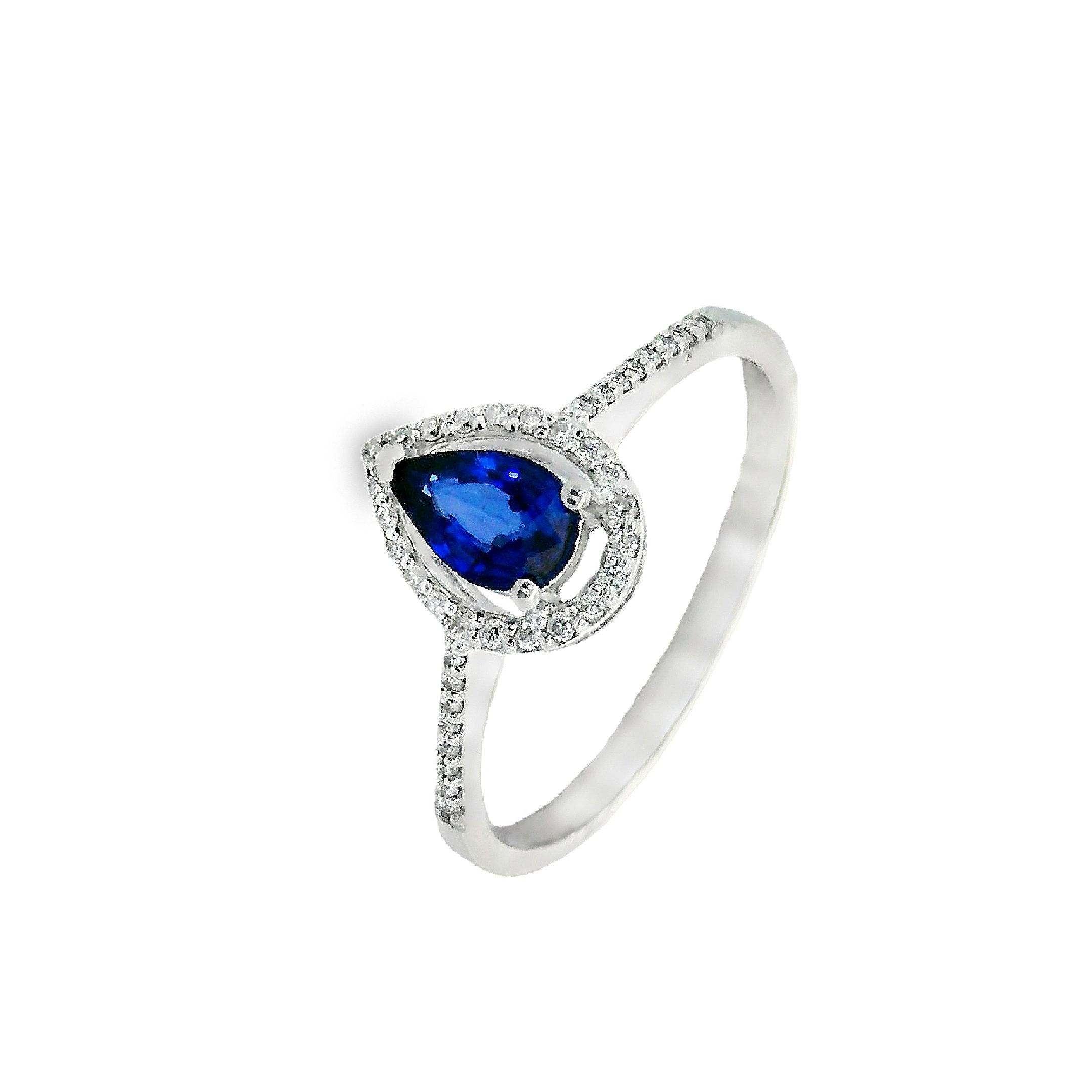 Deze ring van Louis Bros is vervaardigd uit 14 karaat witgoud (2.gr.) en is gezet met 38 briljant geslepen diamanten met een totaalgewicht van 0.10ct. En 1 saffier 0.47ct. De ring heeft een diameter van 9 mm, minimale breedte van 1.5 mm. en een hoogte van 5 mm. In het hart van de ring bevindt zich een adembenemende druppelvormige saffier, met een diepe, betoverende kleur die doet denken aan de diepten van een kristalheldere vijver. Deze kostbare edelsteen straalt een aura van rust uit, terwijl hij tegelijkertijd de aandacht trekt met zijn intrigerende schoonheid.
De ring is verkrijgbaar in meerdere afmetingen.