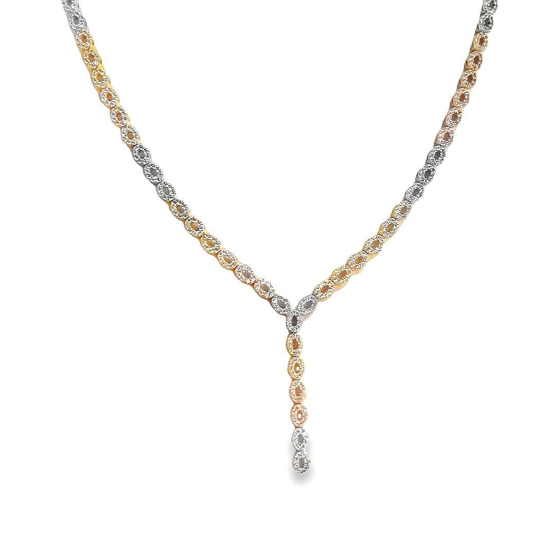  Dit prachtige collier van Louis Bros (13.65 gr) is een ware eyecatcher en een perfecte toevoeging aan je sieradencollectie. Het collier is gemaakt van 14 karaat tricolor en gezet met schitterende zirkonia stenen. De transparante stenen schitteren prachtig in het licht en geven het collier een luxe uitstraling. Dit collier heeft een lengte van 50 cm en een dikte van 1 mm en breedte van 2.35 mm.