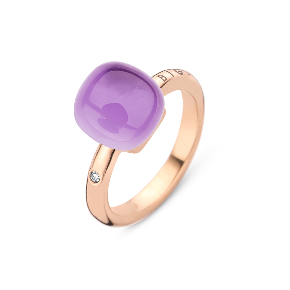 De Bigli Mini Sweety ring, modelnummer 20R88Rammp, heeft een opvallend ontwerp met gekleurde stenen. Deze elegante ring is ideaal om elke outfit een verfijnde touch te geven. Draag hem solo voor een minimalistische look of combineer meerdere ringen voor een modieuze, gelaagde stijl.