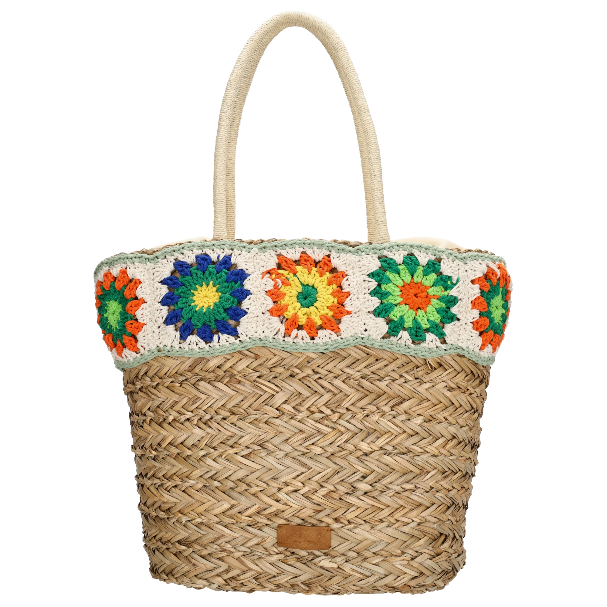 Deze rieten mand van de PE-Florence is een onmisbaar accessoire voor stijlvolle vrouwen! Deze mand is prachtig versierd met gekleurde bloemen en biedt zowel schoonheid als functionaliteit. Met een ruim hoofdvak dat kan worden afgesloten met een trekkoord, is het perfect voor het dragen van al je benodigdheden naar het bos, strand of park. De langere handvatten maken het dragen over de schouder gemakkelijk en comfortabel. Gemaakt van riet, straalt deze mand natuurlijke elegantie uit. Voeg dit unieke item toe aan je collectie en bied je klanten een veelzijdige en modieuze rieten mand!

Belangrijkste kenmerken:

Gemaakt van riet
Versierd met gekleurde bloemen
Hoofdvak met trekkoord
Langere handvatten voor eenvoudig dragen over de schouder