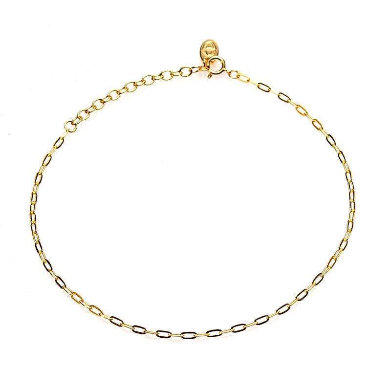 Dit is het Oval Chain enkelbandje. Alle enkelbanden van 925 sterling zilver zijn 24 cm lang en de verstelbare bandjes zijn 4 cm. Ze zijn verkrijgbaar in zilver of met een 14K gouden of roségouden plating. Je kunt ze zo dragen, maar het is ook een perfect enkelbandje om te mixen en matchen met onze kristallen kralen enkelbandjes!
