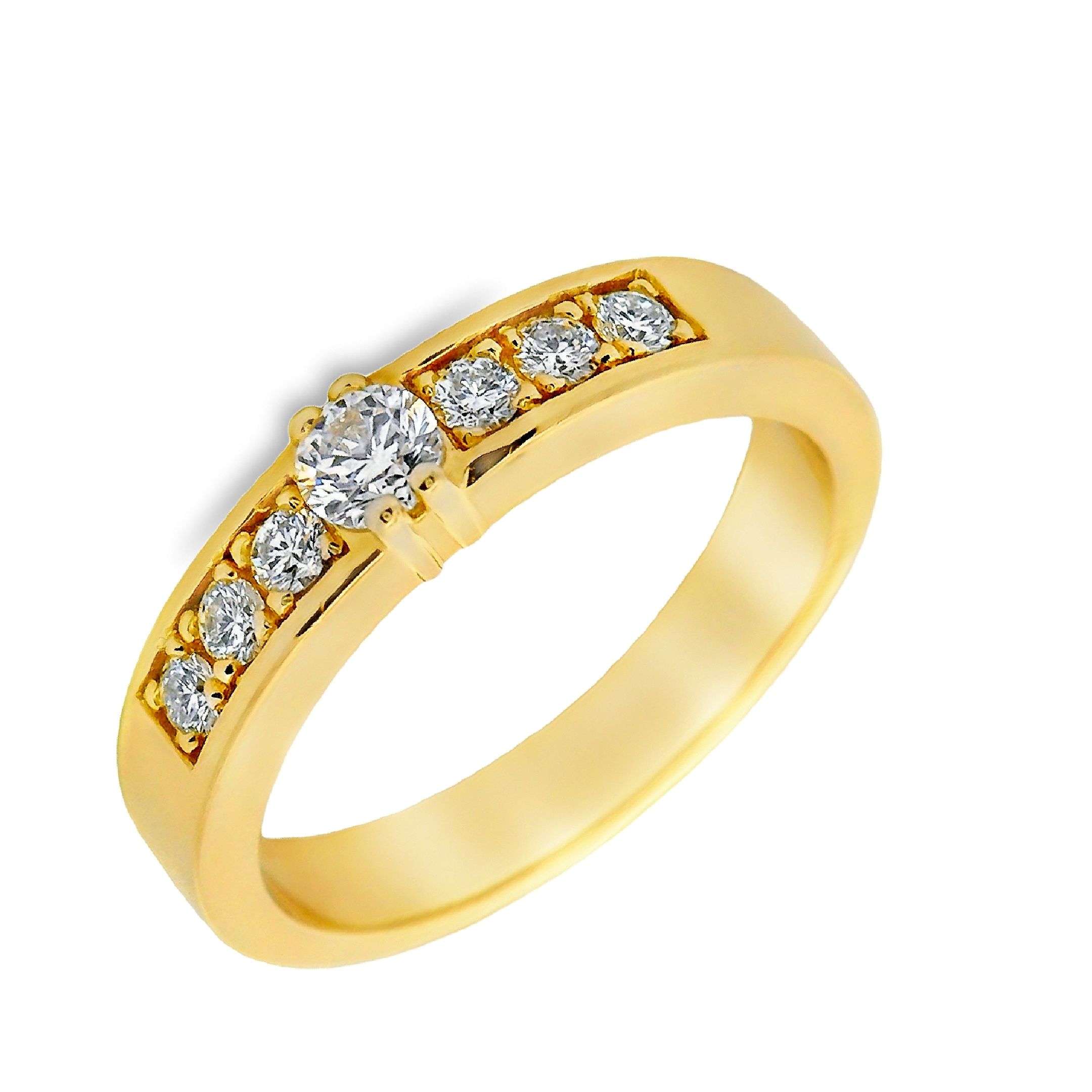 Deze ring van Louis Bros is vervaardigd uit 14 karaat geelgoud (5.gr.) en is gezet met 7 briljant geslepen diamanten met een totaalgewicht van 0.25ct. De ring heeft een breedte van 4.25 mm, en een dikte van 2.25 mm. Deze prachtige geelgouden ring is een ware blikvanger. Het middelste steentje vangt direct de aandacht, omringd door schitterende steentjes aan de zijkanten. De zorgvuldige zetting van de steentjes in de ring geeft een extra vleugje elegantie aan dit tijdloze sieraad. Met deze ring om je vinger straal je pure schoonheid en stijl uit. Een perfecte keuze voor elke gelegenheid!
De ring is verkrijgbaar in meerdere afmetingen.