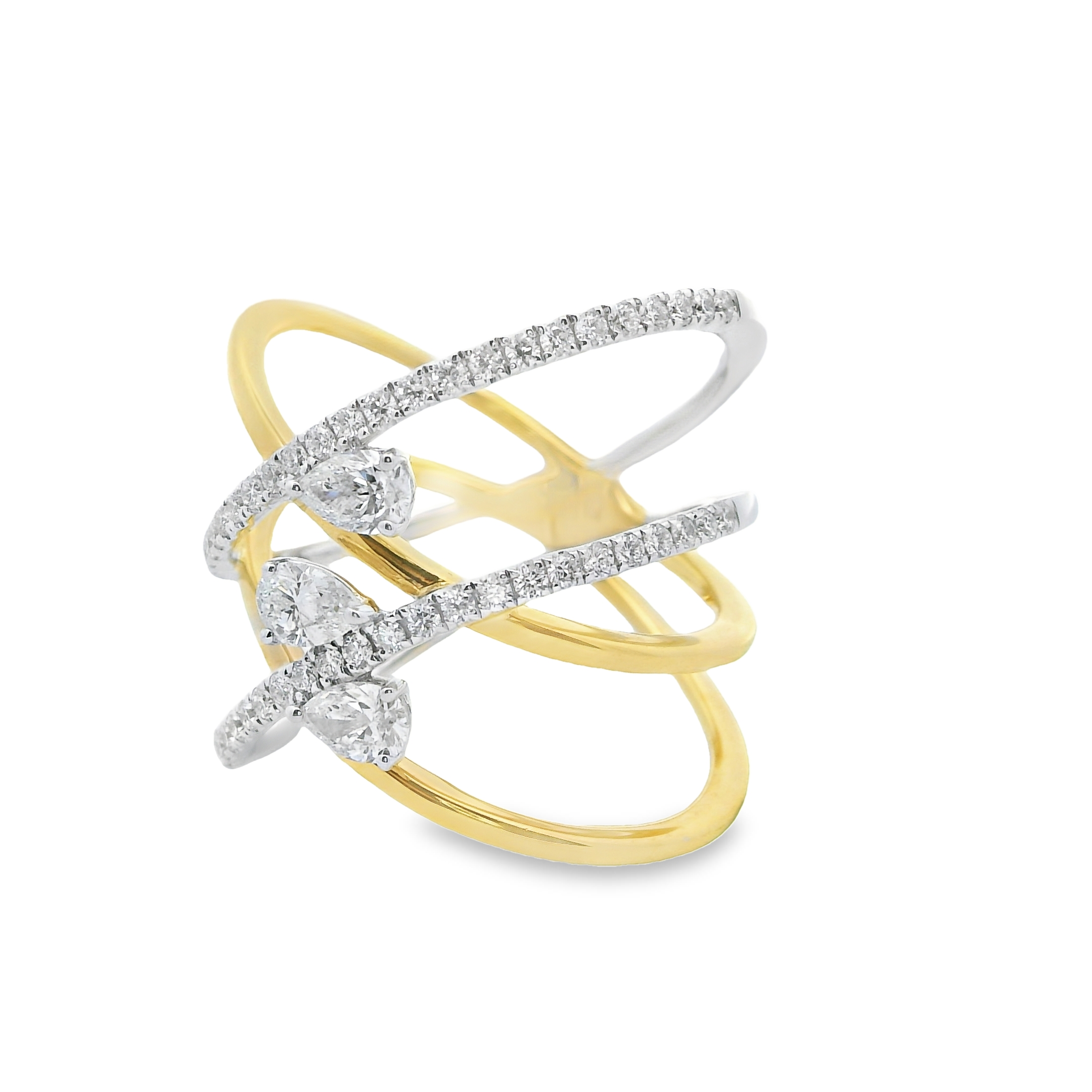 Deze exclusieve ring van Louis Bros is vervaardigd uit 18 karaat bicolor (6.75 gr.) en is gezet met 3 pear met een totaalgewicht van 0.45 ct en 52 briljant geslepen diamanten met een totaalgewicht van 0.39 ct. Met deze ring om je vinger ben jij het stralende middelpunt bij elke gelegenheid. Deze ring bestaat uit onze lijn van exclusieve modellen sieraden met prachtige designs en van hoge kwaliteit.
De ring is verkrijgbaar in meerdere afmetingen.