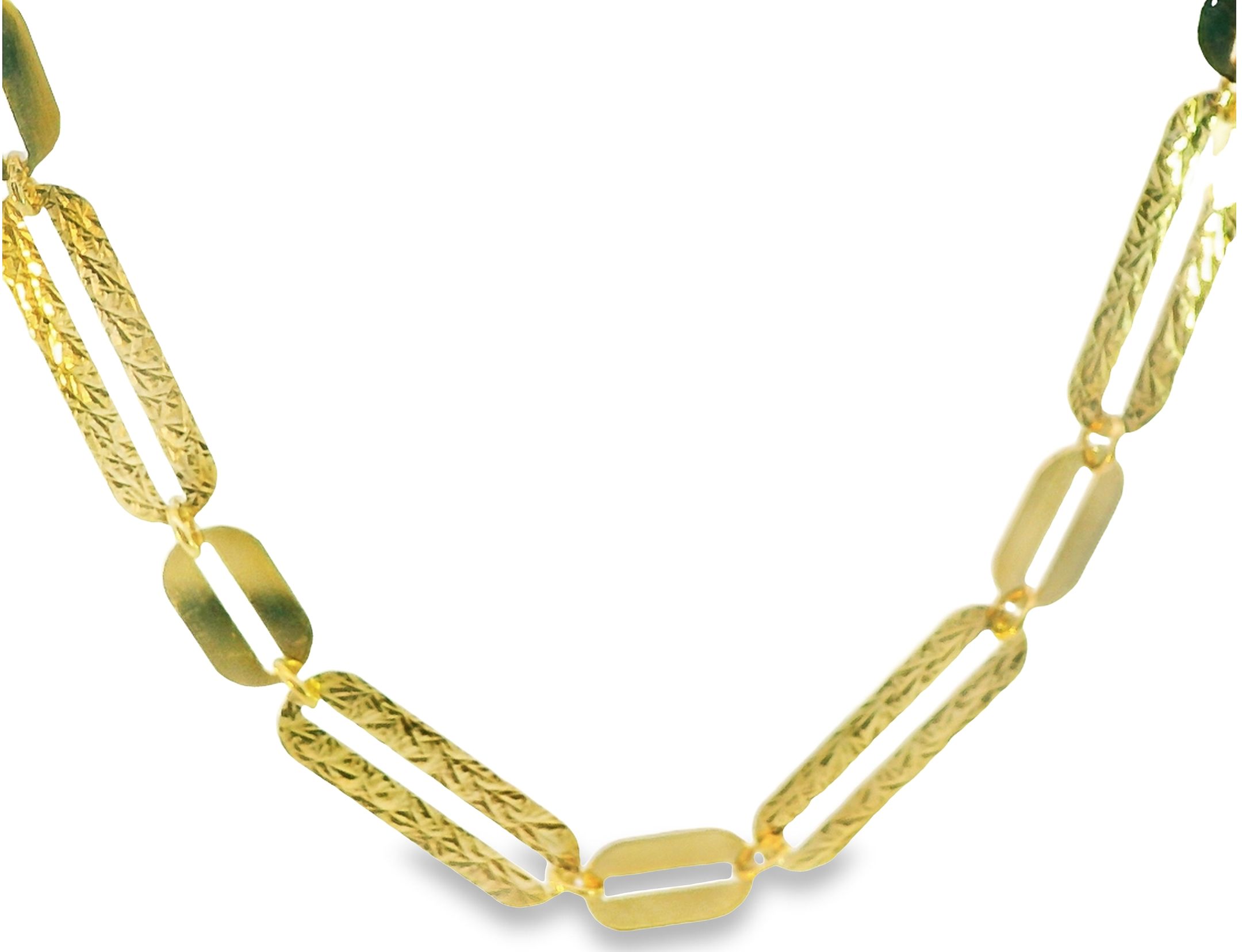 Dit collier van Louis Bros is vervaardigd uit 14 karaat geelgoud (8. gr). Het collier heeft een lengte van 50 cm en een dikte van 0.30 mm. En een breedte van 5 mm. Dit collier is stijlvol, eenvoudig en gemakkelijk te combineren. Wil je deze ketting graag zien en passen? Dat kan natuurlijk! Klik op reserveer en maak een afspraak om te bekijken. Wij zorgen er dan voor dat wij dit collier op voorraad hebben in de winkel op het moment dat jij graag langskomt.
Verkrijgbaar vanaf 40 cm.