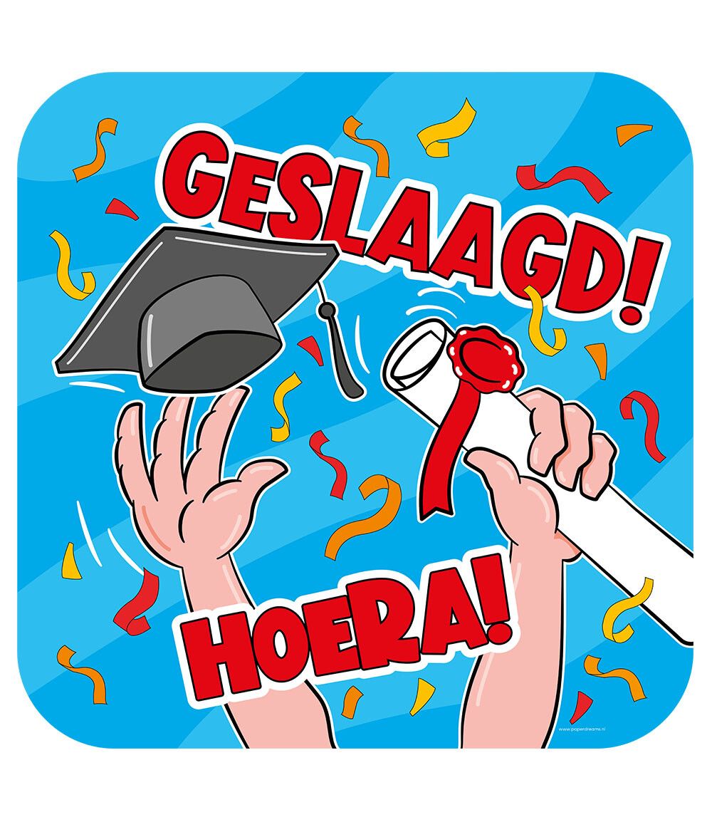 De Huldeschilden van Paper Dreams zijn al jaren een bestseller in veel cadeau- en feestwinkels. Deze grote huldeschilden zijn met 50 x 50 centimeter de perfecte decoratie aan deuren en ramen. Dit huldeschild met Geslaagd (cartoon) is gemaakt van karton met een plastic laagje