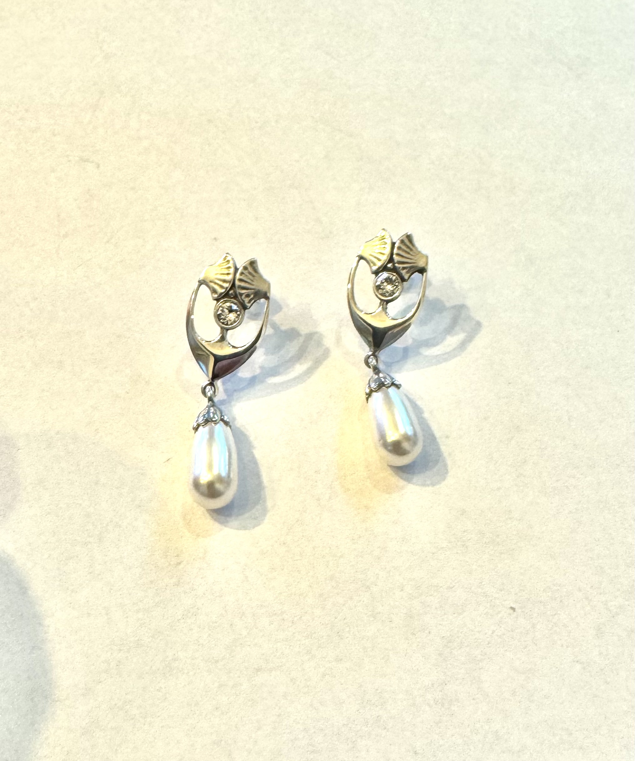 Zilver oorbellen parel