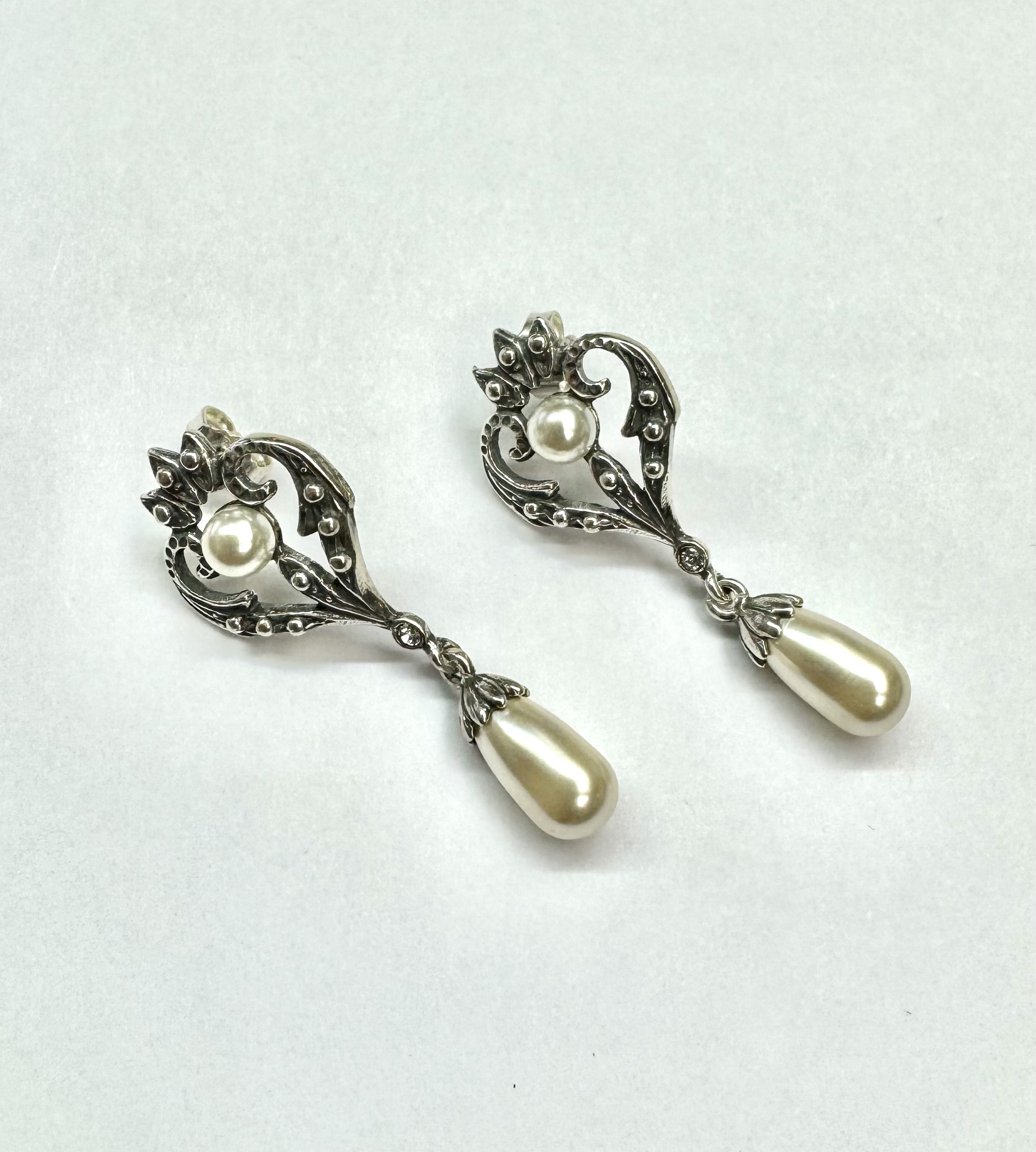 Zilver oorhanger parel