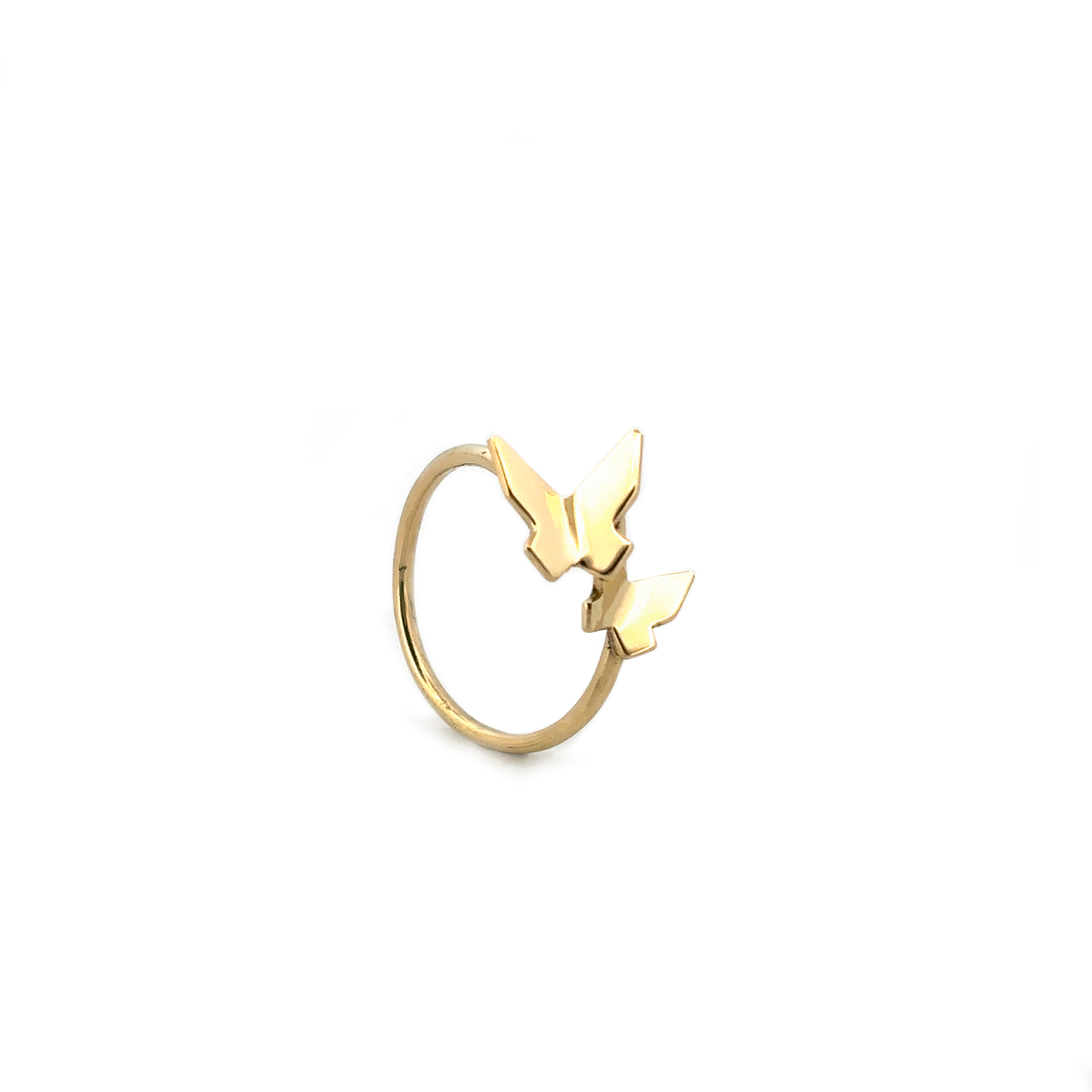 Leuke en lieve ring met gouden vlinders. 
Vlinders vertegenwoordigen een gevoel van onschuld, liefde en zachtmoedigheid. Het aantal vlinders is aan te passen.

Deze ring is te bestellen in maat 56/18

De ring kan op elke gewenste maat gemaakt worden. Echter na aanpassing van de ringmaat beschouwen we de ring als maatwerk. Mocht je twijfelen over de maat neem dan gerust contact op.

Maak een afspraak en kom deze ring passen! Of bestel haar gelijk, dan sturen we deze mooi verpakt naar je toe.