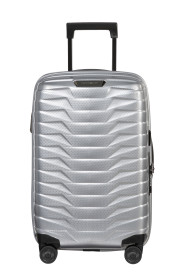 


Ontdek een nieuwe manier van reizen met Proxis, de koffer voor topprestaties. De schalen zijn vervaardigd uit Roxkin™, een exclusief materiaal uit meerdere lagen dat Samsonite zelf heeft ontwikkeld. De koffer wordt gefabriceerd in Hongarije en wordt voorzien van 100% hernieuwbare energie. De Proxis koffer neemt opnieuw zijn oorspronkelijke vorm aan en is opvallend stevig, veerkrachtig en licht. Tevens zijn de schalen volledig recycleerbaar. De koffer springt in het oog door zijn geraffineerde design en is speciaal ontworpen om aan al jouw behoeften te voldoen.

Garantie
10 jaar beperkte wereldwijde garantie
Model
Spinner (4 wielen)
Kleur
Honey Gold
Materiaal
Roxkin™ (Polypropylene)
Afmetingen
55 x 35 x 23 cm
 Maattabel
Ruimste afmetingen
55 x 35 x 26 cm
Size
Handbagage
Volume
38/44 L
Gemiddeld inpakgewicht
Ongeveer 10 kg

In Europa vervaardigd
Ja