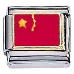 Zoppini vlag China.

Metaal     : staal / 18 karaat goud
Kleur       : rood , geel
model     : vlag China emaille
Maten     : 9 mm
Materiaal : staal  ,goud ,emaille
