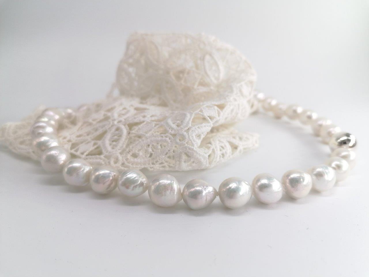 Kobu Parels Edison zoetwaterparel collier barok 11x10 met zilveren bolslot