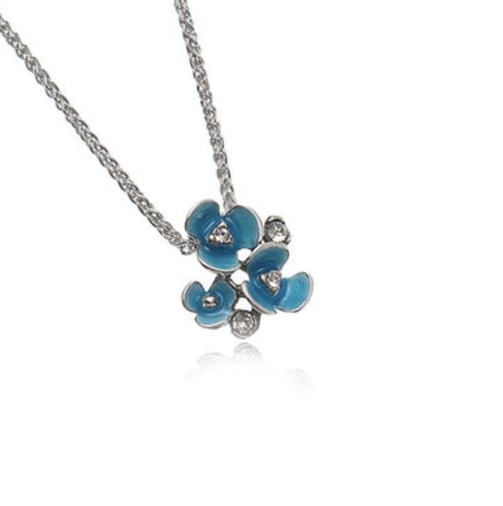 Zilveren collier met hanger blauwe bloemen