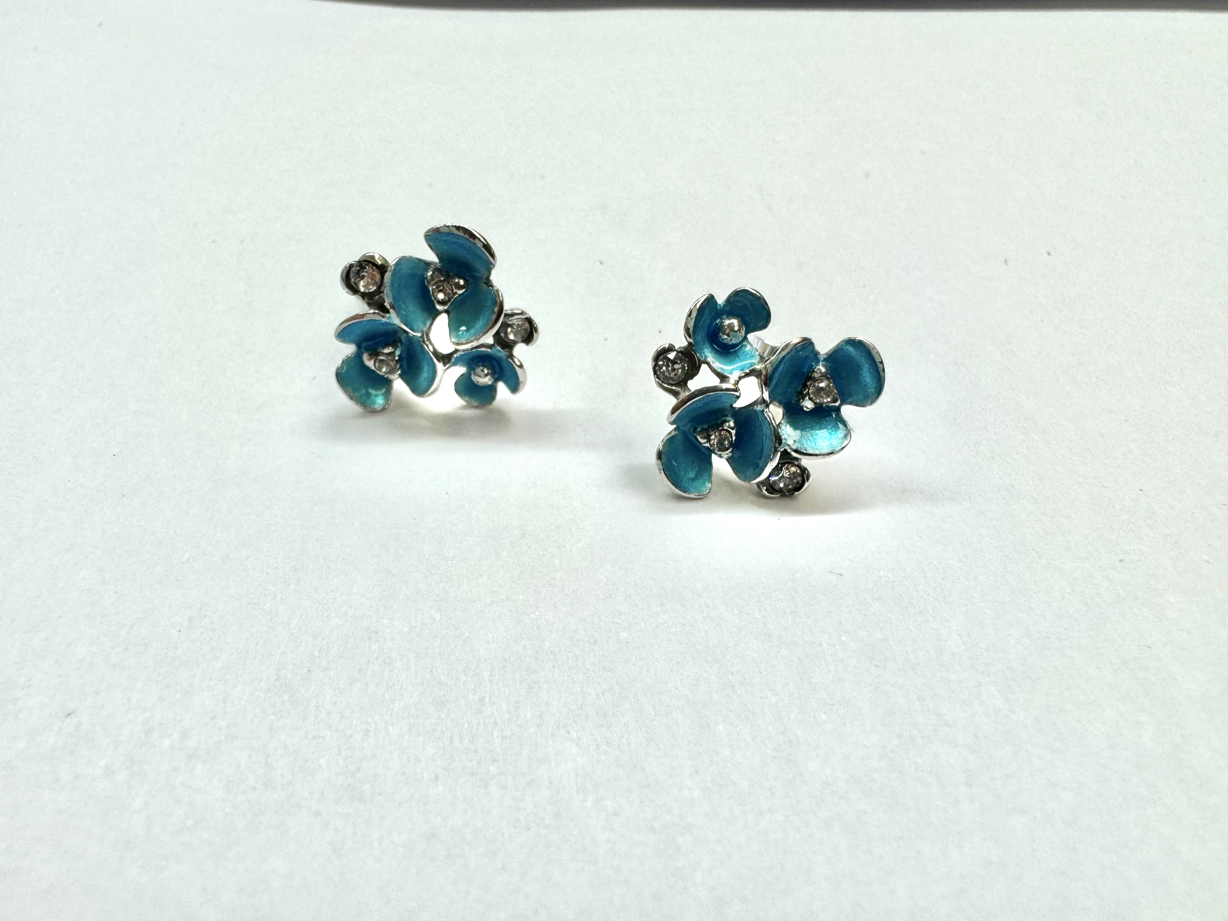 Oorstekers bloem emaille blauw