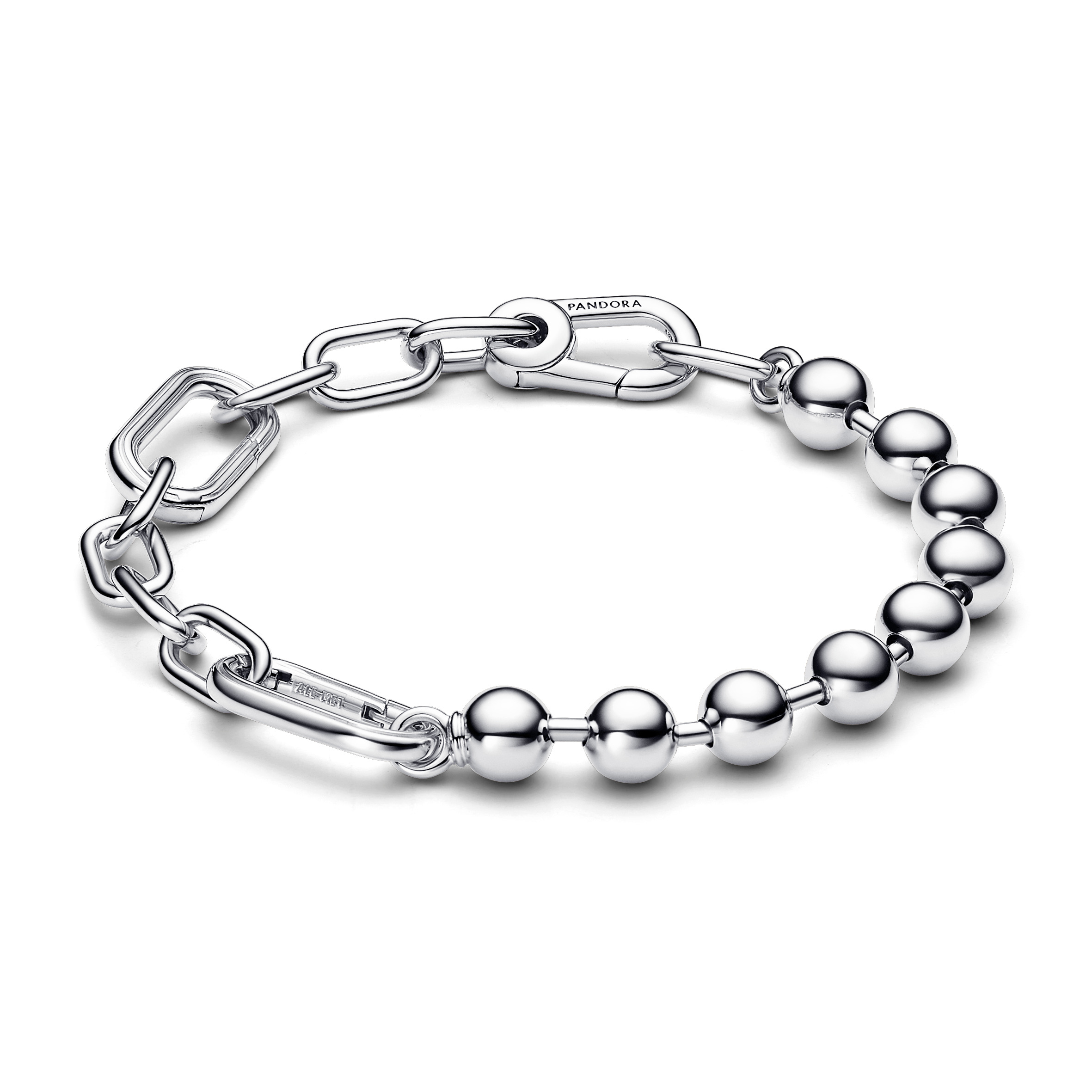 Onze prachtige zilveren armband, modelnummer 592793C00-4, met een juweelgrootte van 200, voegt elegantie toe aan elke outfit. Draag hem solo voor een subtiele look of combineer met andere armbanden voor een gedurfde stijl. Ideaal voor elke gelegenheid, van dagelijks gebruik tot speciale evenementen. Voeg glans toe aan je collectie met deze opvallende juweel!