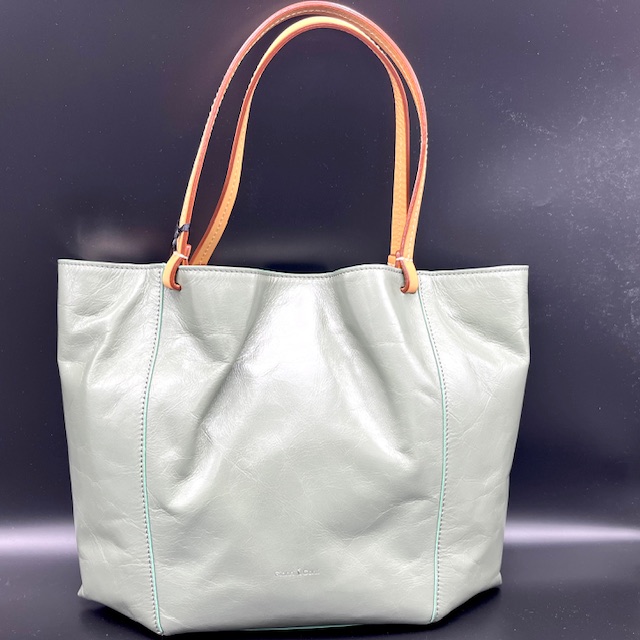 Afmetingen:
Hoogte 27cm x breed 35cm x diep 15cm