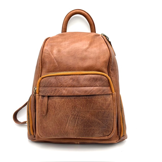 Afmetingen:
Hoogte 33cm x breed 24cm x diep 13cm