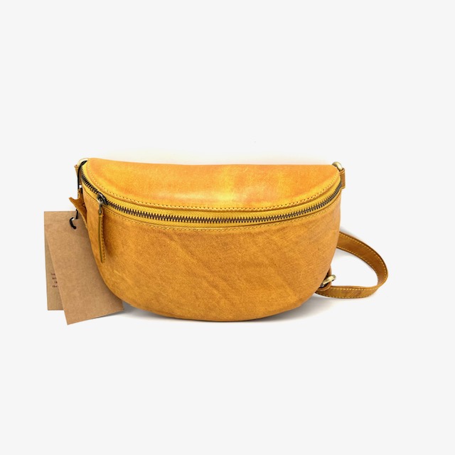 Afmetingen:
Hoogte 26cm c breed 23cm x diep 7cm