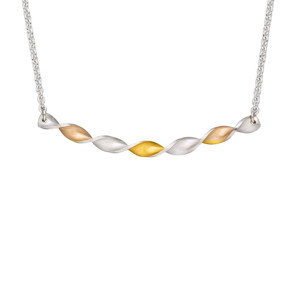 Manu Schmuck zilveren met 22kt. gouden choker gedraaid, lengte 42cm.