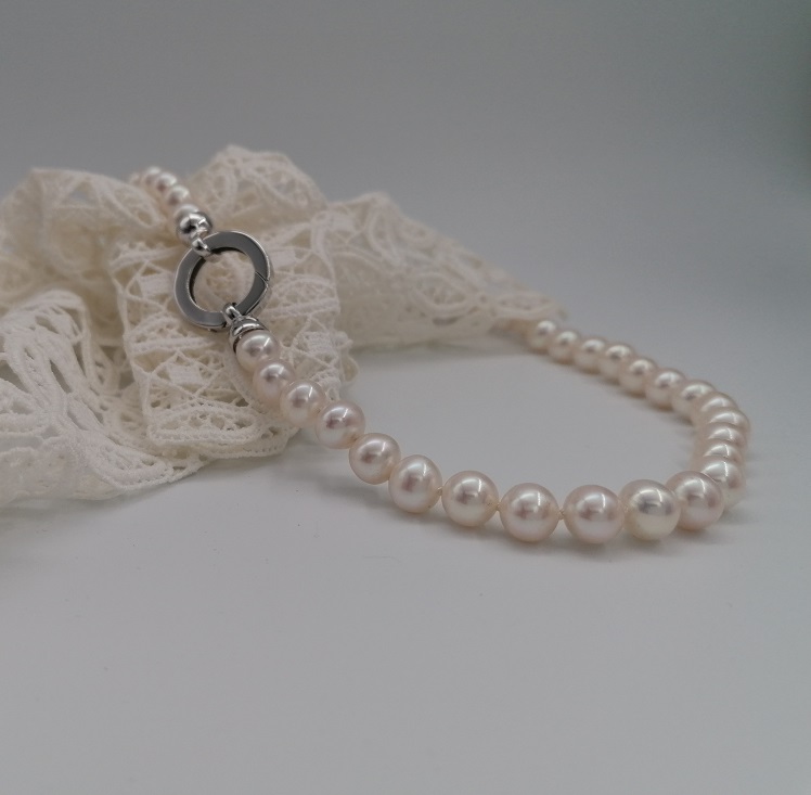 Kobu Parels zoetwaterparel collier 8.5x8 met zilveren klapslot