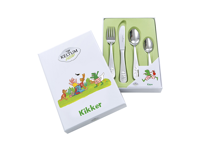 Keltum stalen kinderbestek 4 delig kikker
Bij aankoop in de winkel wordt het bestek gratis gegraveerd met een naam of een datum terwijl u wacht