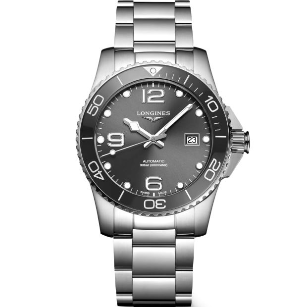 De Longines Hydro Conquest L37814766 is een stijlvol horloge van hoge kwaliteit met functies zoals een chronograaf, datumweergave en waterbestendigheid tot 300 meter, en een keramiek bezel. Het horloge is perfect voor zowel casual als formele gelegenheden en kan gedragen worden met zowel sportieve als nette outfits. Met zijn opvallende design en functionaliteit is dit horloge een echte eyecatcher om jouw pols.