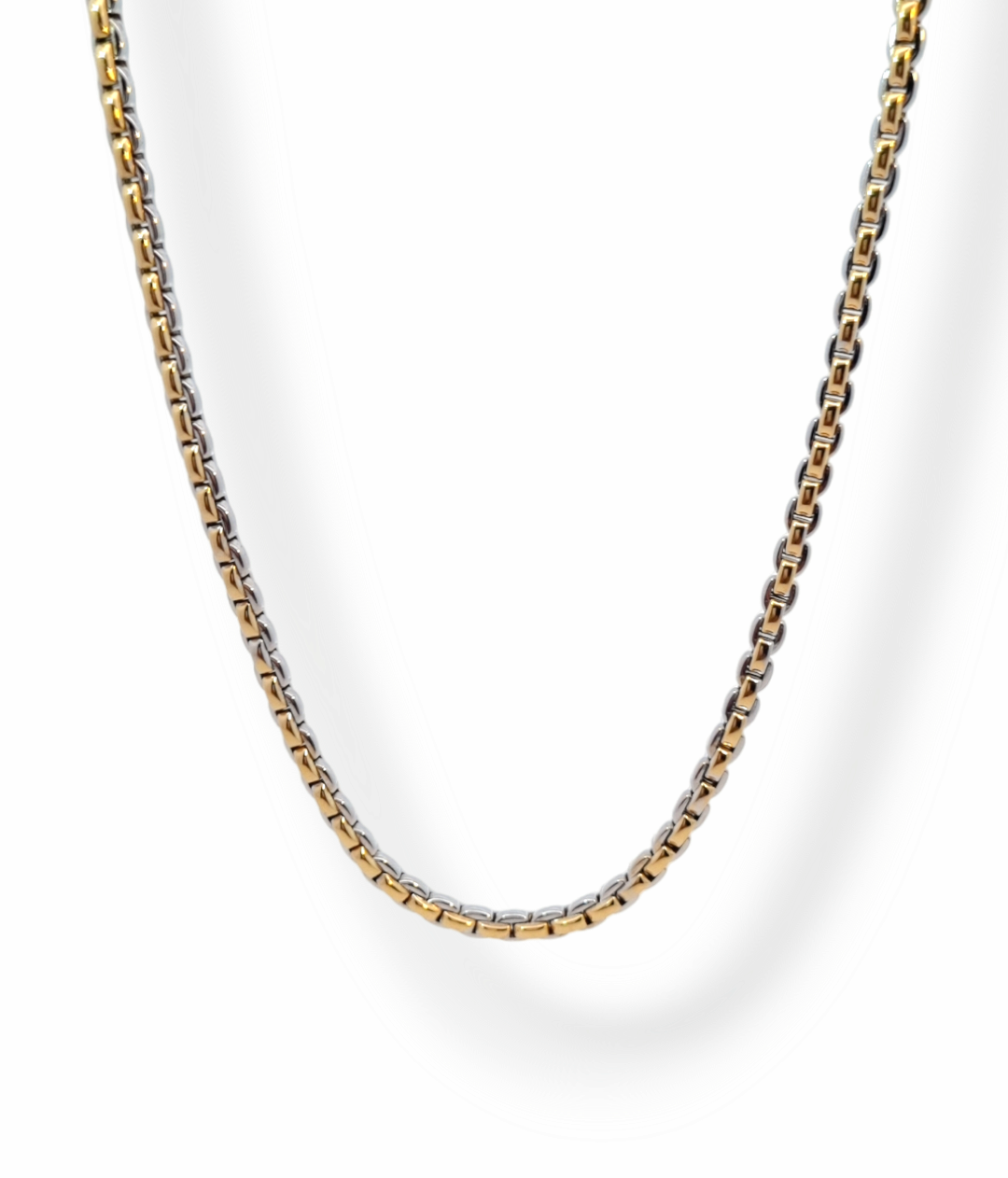  Bent u op zoek naar een prachtig collier? Dan is dit Collier van  Louis Bros is vervaardigd uit 14k Bicolor (16,12 g). Het collier heeft een lengte van 45 cm en een dikte van 3.46 mm. Deze exclusieve juwelen zijn vervaardigd uit de meest kostbare materialen en in het atelier van Louis Bros.