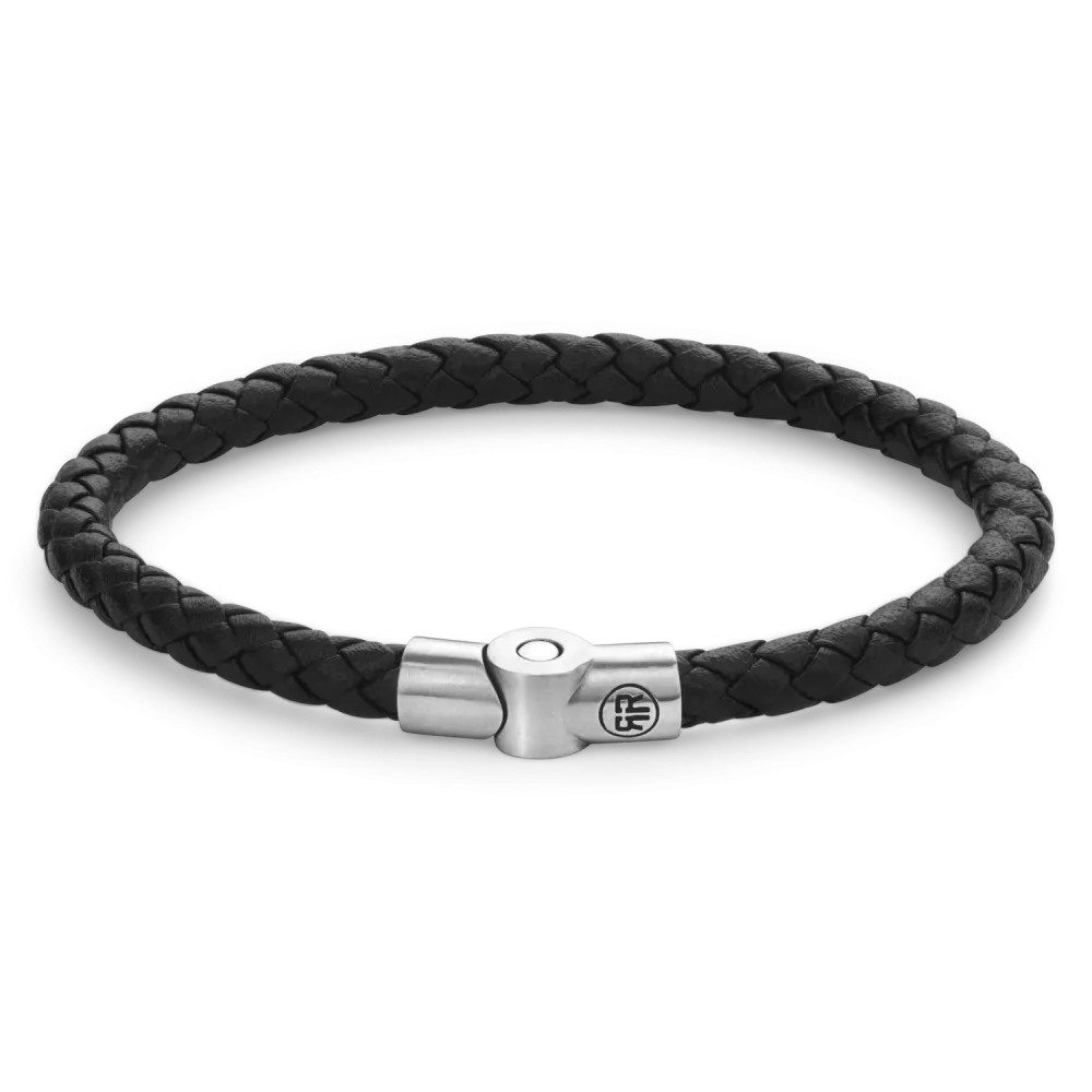Dit is een armband van het merk Rebel & Rose gemaakt van leer en staal