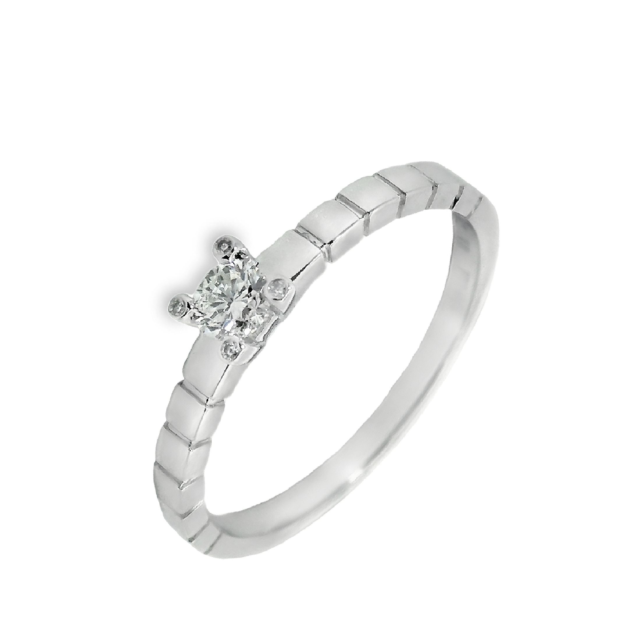 Deze ring van Louis Bros is vervaardigd uit 14 karaat witgoud (2.15 gr.) en is gezet met 15 briljant geslepen diamanten met een totaalgewicht van 0.16ct. De ring heeft een diameter van 3.5 mm, minimale breedte van 2 mm. en een hoogte van 3.5 mm. Deze adembenemende witgouden solitaire ring met een schitterend steentje is de perfecte keuze voor een speciale gelegenheid. De combinatie van het elegante witgoud en het stralende steentje zorgt voor een tijdloos en stijlvol design. Laat deze prachtige ring de blikvanger zijn van elke outfit en laat het de liefde en verbondenheid symboliseren. Een betoverende keuze voor die ene speciale persoon in je leven.
De ring is verkrijgbaar in meerdere afmetingen.
