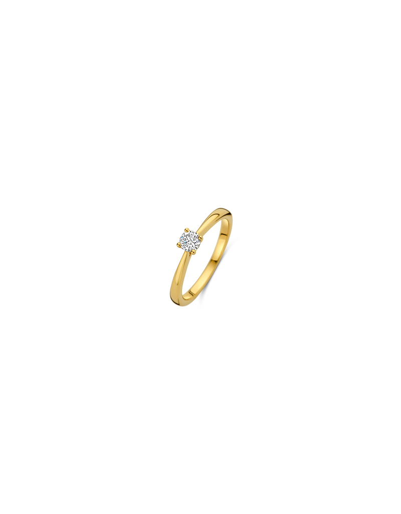 Gouden ring uit de Blush Lab Diamonds sieraden collectie.

Materiaal: 14 karaats gerecycled geelgoud
Steensoort: Lab Grown diamant
Diamant gewicht:0.25ct
Diamant kleur: Top Wesselton (G)
Diamant zuiverheid: Si 1

14 karaats goud solitair ring  met chaton zetting en briljant geslepen diamant. Deze klassieker is ook een perfecte aanzoeksring. Of draag hem met een rijring samen.

 Over Lab Grown Diamond:
Het grootste verschil tussen een lab grown diamant en natuurlijke diamant is de herkomst. Lab grown diamanten zijn net als natuurlijke diamanten officeel erkend als diamanten omdat zij exact dezelfde eigenschappen hebben op gebied van hardheid, slijtvastheid, schittering en helderheid. 