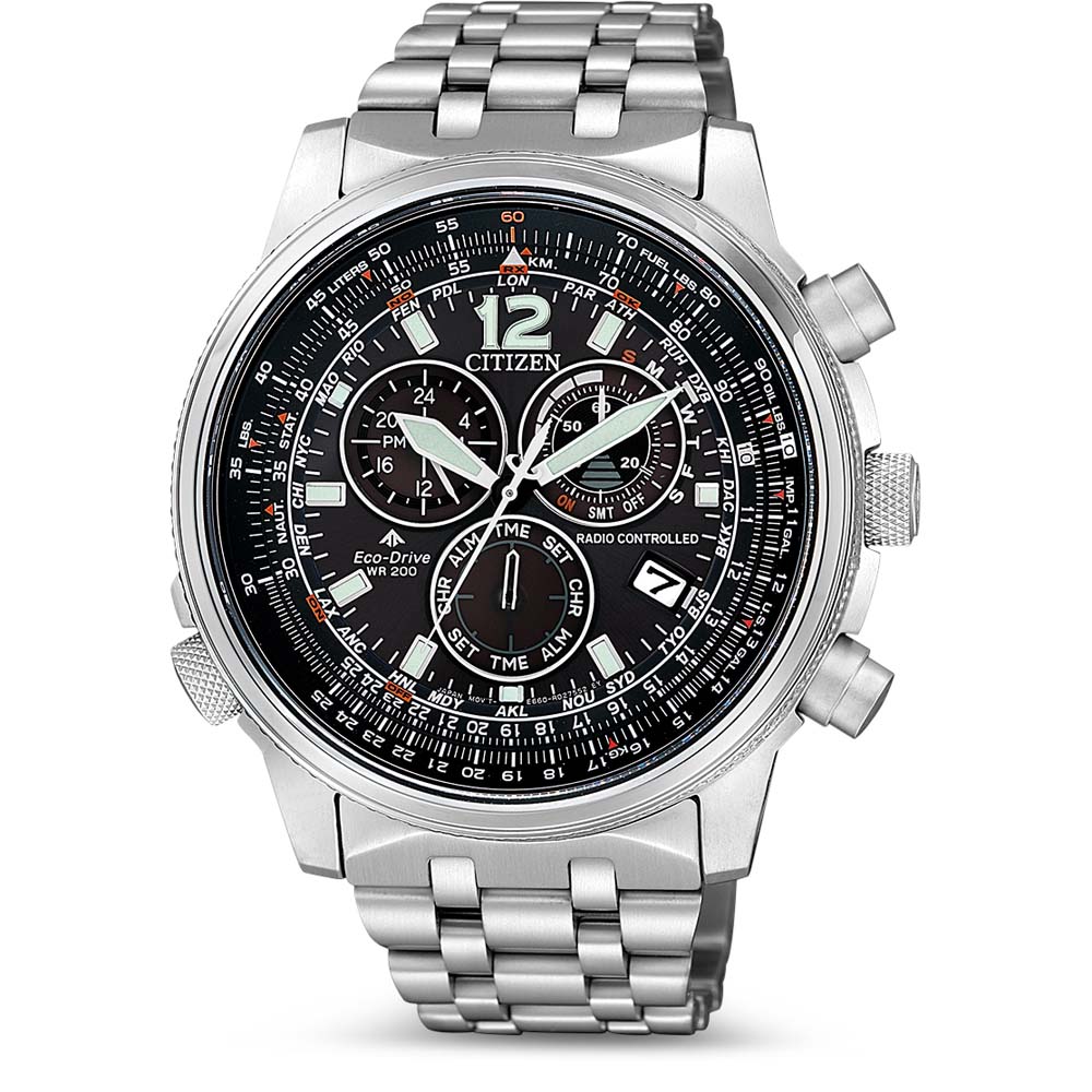 Dit zendergestuurd horloge van het merk Citizen is een prachtig horloge. Het horloge heeft een kast gemaakt van staal en een zilverkleurige band gemaakt van staal. Met de functie: Stopfunctie
