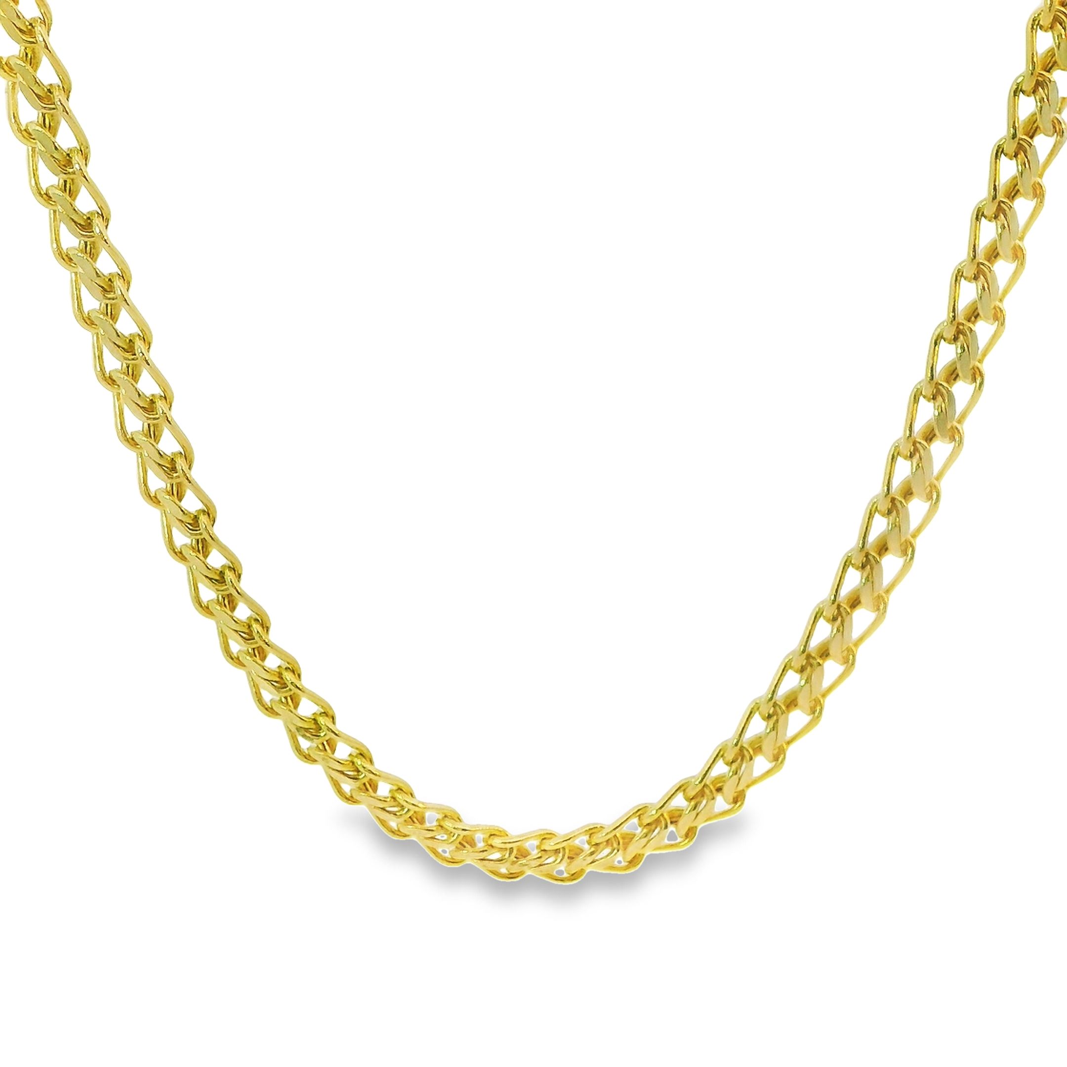 Dit collier van Louis Bros is vervaardigd uit 14 karaat geelgoud (5.49 gr). Het collier heeft een lengte van 45 cm en een dikte van 1 mm. En een breedte van 3 mm Dit collier is stijlvol, eenvoudig en gemakkelijk te combineren. Wil je deze ketting graag zien en passen? Dat kan natuurlijk! Klik op reserveer en maak een afspraak om te bekijken. Wij zorgen er dan voor dat wij dit collier op voorraad hebben in de winkel op het moment dat jij graag langskomt.
Verkrijgbaar vanaf 40 cm.