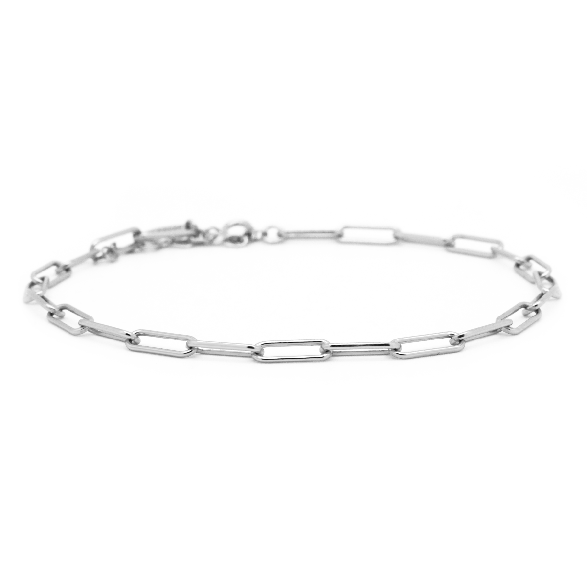Alle enkelbanden van 925 sterling zilver zijn 24 cm lang en de verstelbare bandjes zijn 4 cm. Ze zijn verkrijgbaar in zilver of met een 14K gouden of roségouden plating. Je kunt ze zo dragen, maar het is ook een perfect enkelbandje om te mixen en matchen met onze kristallen kralen enkelbandjes!