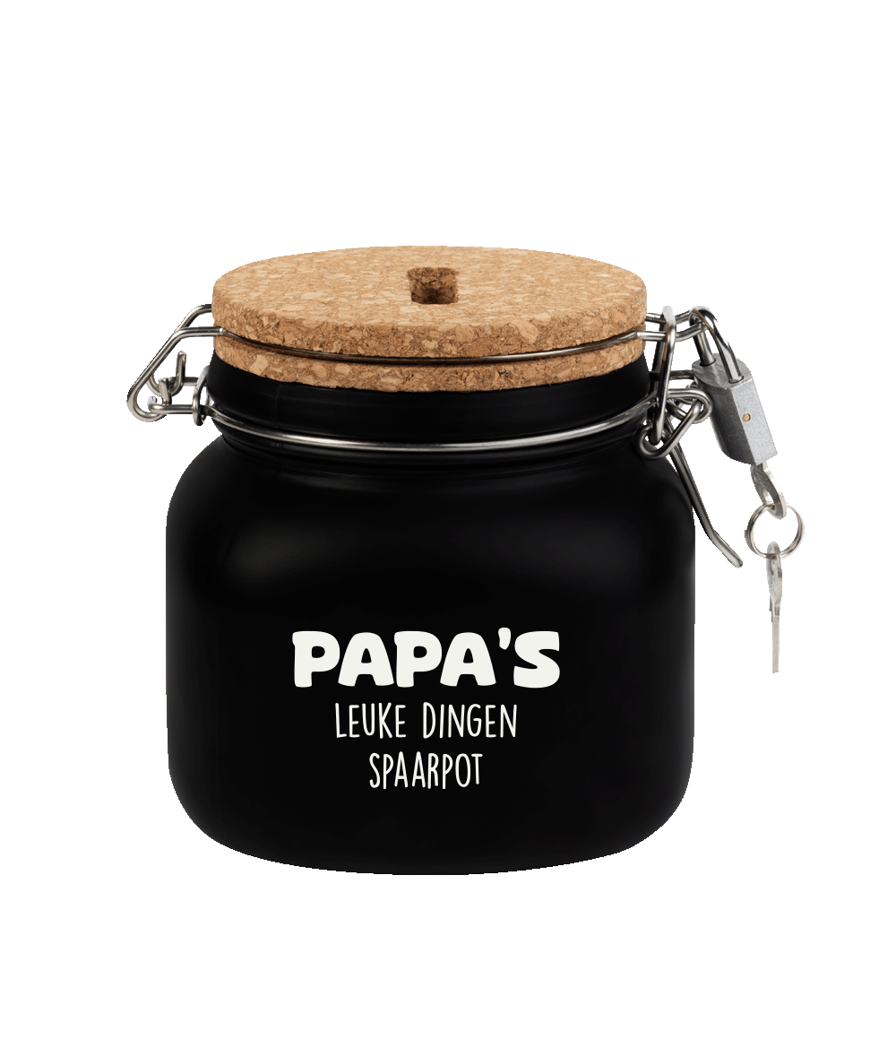 De luxe spaarpotten van Paper Dreams zijn perfecte cadeaus voor bijvoorbeeld Vaderdag, Moederdag of bijvoorbeeld een verjaardag. Deze luxe spaarpot - papa is gemaakt van glas, is zwart van kleur. Naast spaarpot papa zijn er nog 23 andere teksten te verkrijgen.