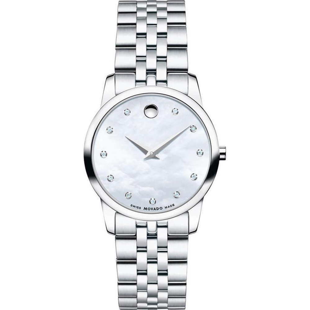 Dit Movado horloge heeft een kast gemaakt van Roestvrijstaal met een diameter van 28 mm en is voorzien van een metalen band. In de kast bevindt zich een ETA kwaliteitsuurwerk en is afgewerkt met Saffierglas.
