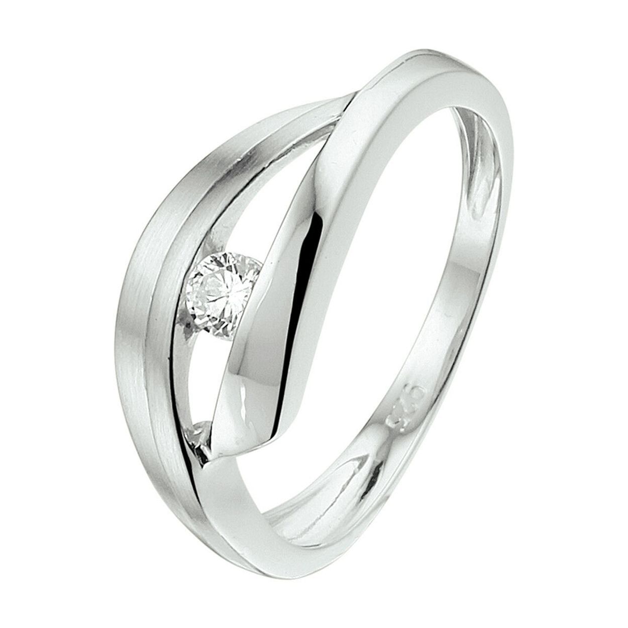 Gerhodineerd 925 zilveren ring uitgevoerd met een heldere zirkonia en een poli/matte afwerking. De ring heeft een breedte van 7.5mm.