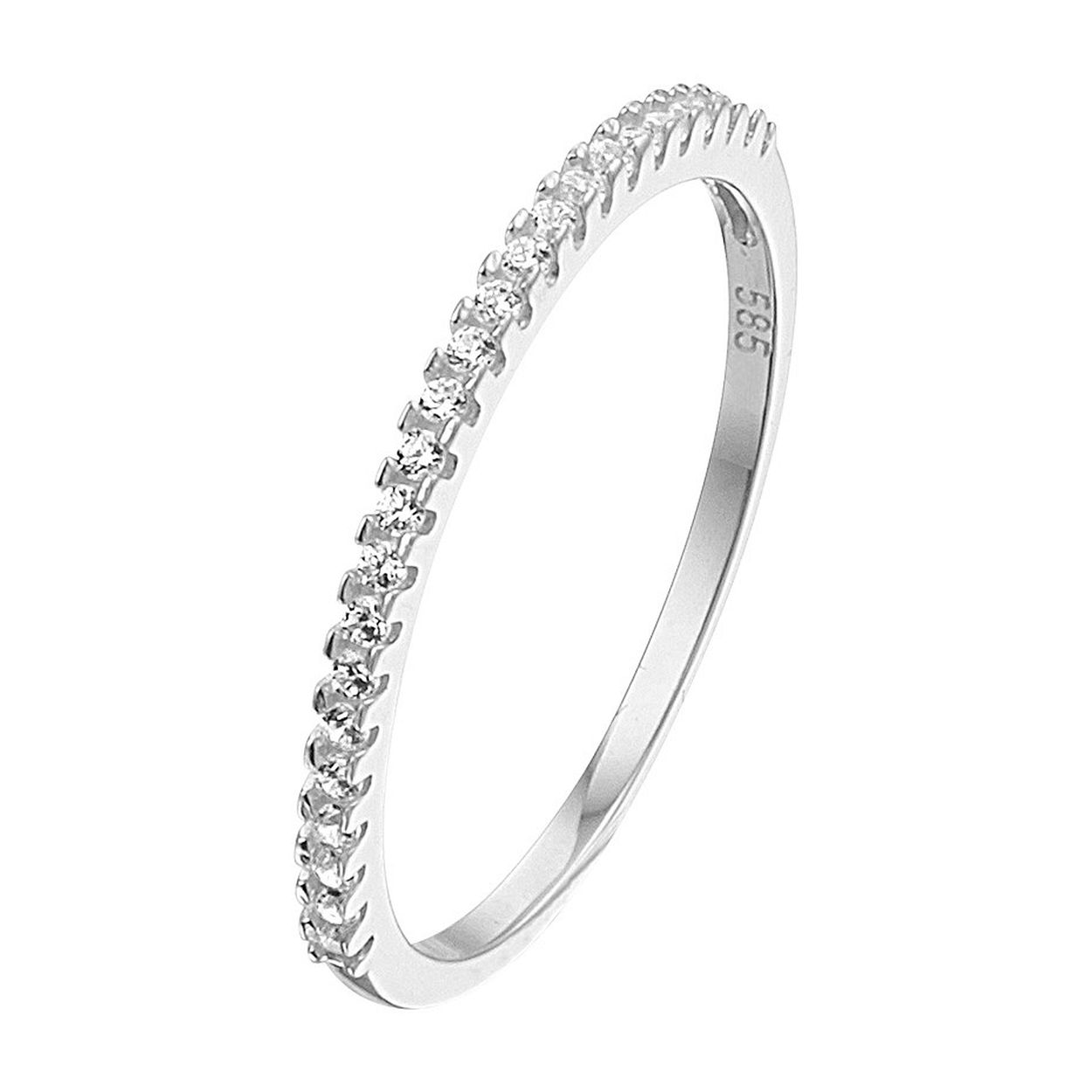 14k Witgouden ring uitgevoerd met een schitterende zirkonia rij. De ring heeft een breedte van 1.5mm.