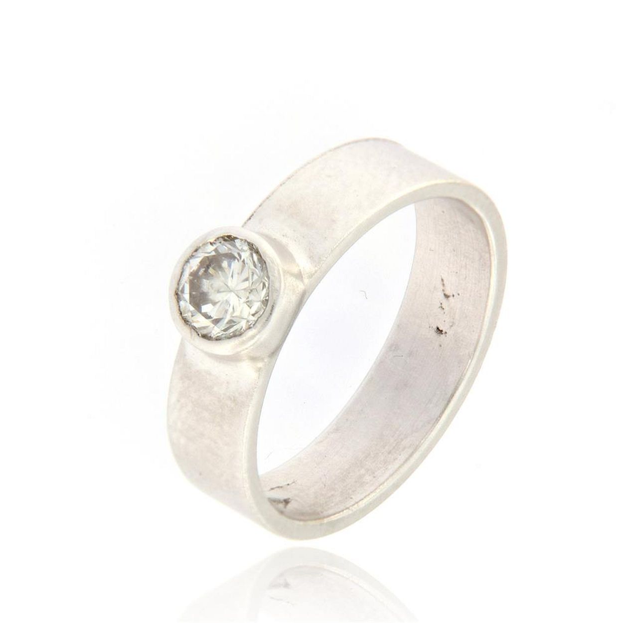 18kt witgouden ring met briljant van 0.60ct H/Si