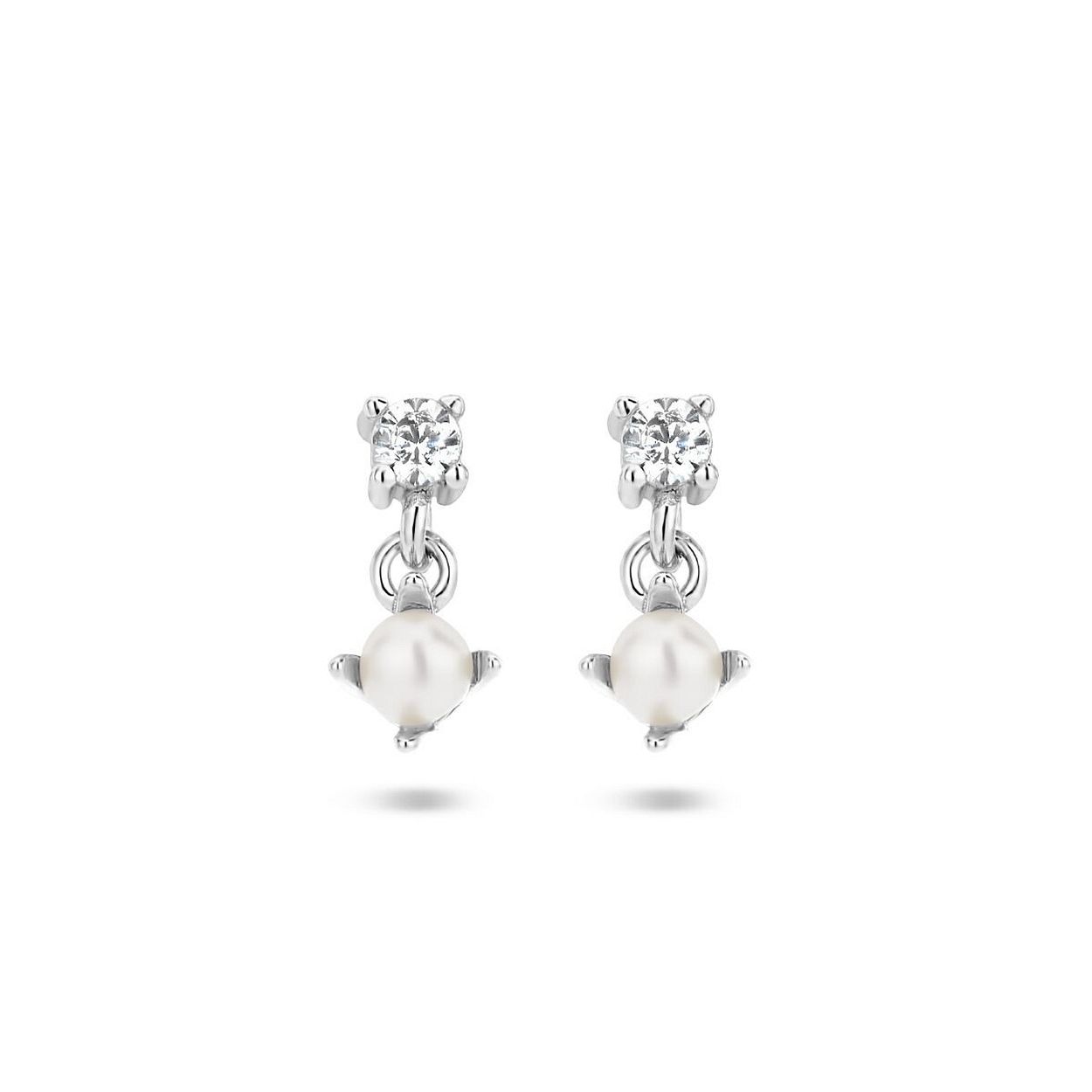 Gerhodineerd 925 zilveren oorhangers met een totale lengte van 0.7cm uitgevoerd met zirkonia en een zoetwaterparel van 2.5mm.