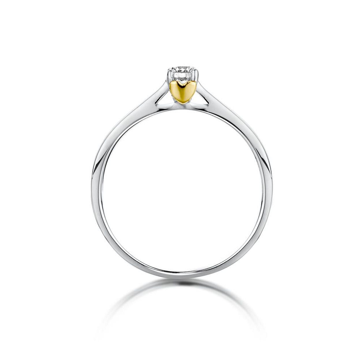 18 kt witgouden verlovingsring met geelgouden hartjes op de zijkant 
gezet met een briljant van 0.12ct