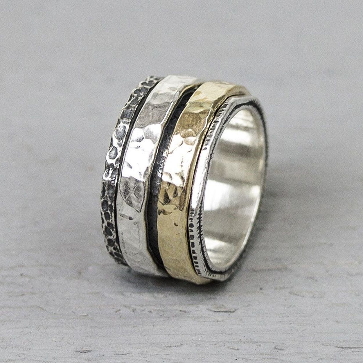 Zilveren ring met goldfilled detail van Jéh Jewels 19969. Maat 58 en verkrijgbaar in diverse andere maten.