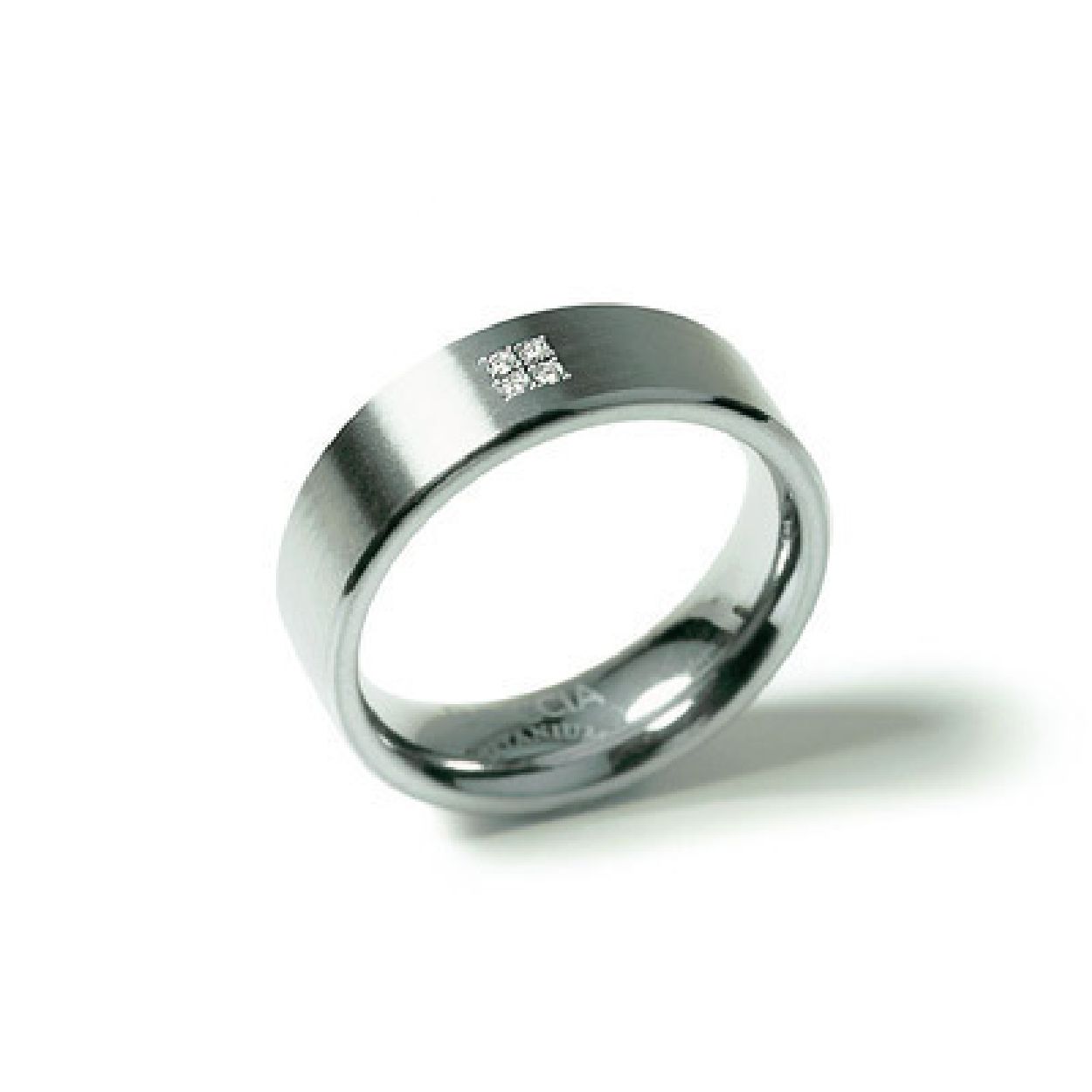 Dit is een ring van het merk Boccia Titanium