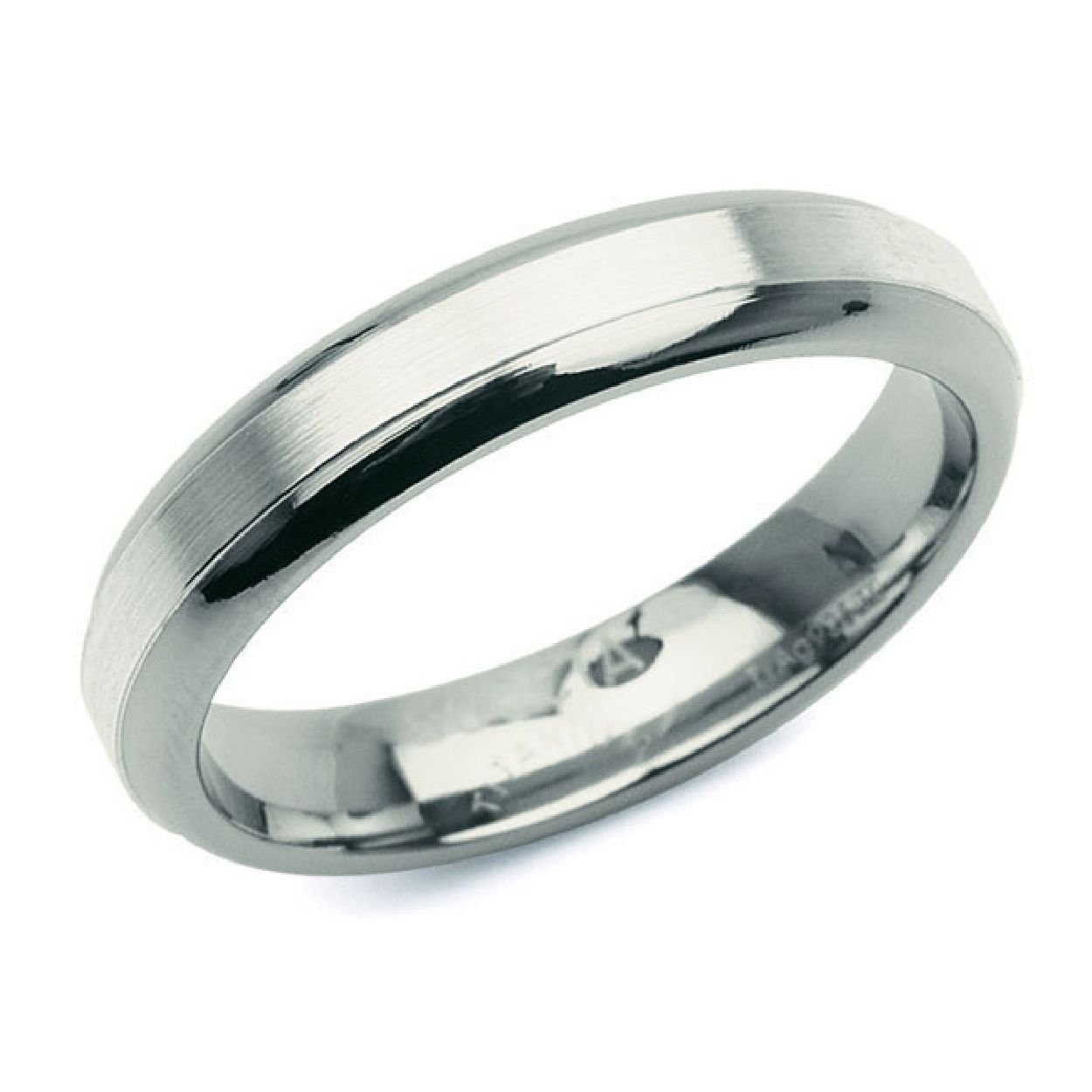 Boccia Titanium 0122-01
Deze glanzende titanium ring van Boccia Titanium heeft een zilveren inlay. Hierdoor heeft de ring een mooie kleurnuance. De ring is 4mm breed. 

HET MERK
Boccia Titanium is het titanium merk van Nederland, dat zijn oorsprong in Duitsland vindt en is opgericht in het jaar 1992. Ontwikkeld door internationale ontwerpers. Alle titanium componenten van de BOCCIA TITANIUM collectie zijn gemaakt van 99,7% puur titanium; het bijzondere materiaal. Alle titanium componenten van de BOCCIA TITANIUM collectie zijn gemaakt van 99,7% puur titanium; het bijzondere materiaal. 

SPECIFICATIES
- Puur titanium
- 925 zilveren inlay
- Glanzend
- Bolle binnenkant
- 4mm breed