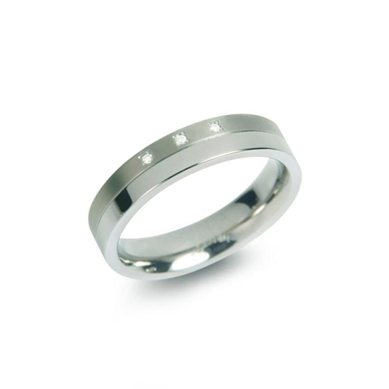 drie diamanten gezet in de band