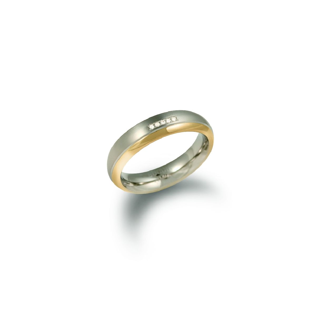 Dit is een ring van het merk Boccia Titanium